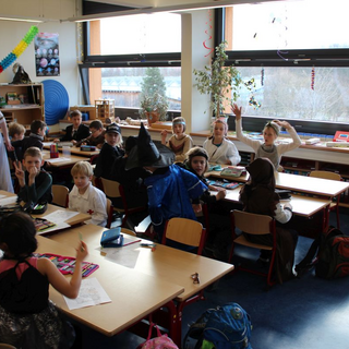 fasching2019_15 Montessori-Schulzentrum Leipzig - Neuigkeiten Grundschule - Hände hoch -