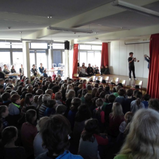 mk_reg2017_02 Montessori-Schulzentrum Leipzig - Neuigkeiten Grundschule - Frühling lässt sein orangegrünblaues Band wieder flattern durch die Treppenhäuser