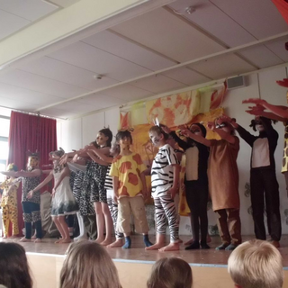 chormusical2 Montessori-Schulzentrum Leipzig - Neuigkeiten Grundschule 2012 - Eine Freundschaft in Afrika