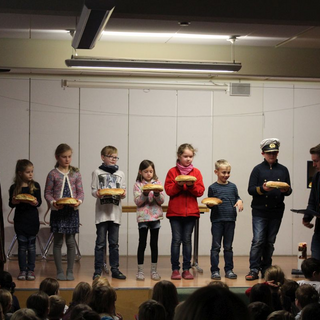 nikolausandacht2018_05 Montessori-Schulzentrum Leipzig - Neuigkeiten - Der Nikolaus bringt nicht nur Süßes