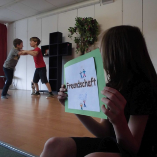 pfingstandacht2016_02 Montessori-Schulzentrum Leipzig - Neuigkeiten Grundschule - Gerechtigkeit, Freundschaft, Mut