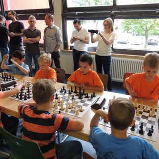 schulschachcup2016_04 Montessori-Schulzentrum Leipzig - Neuigkeiten Grundschule - Wenigstens ein Schach über dem Kopf...